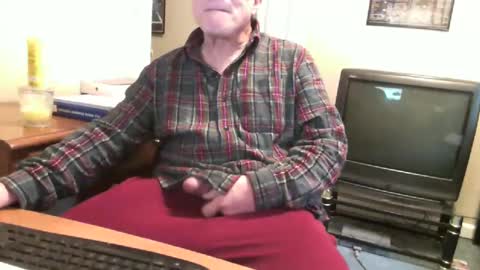 Snapshot of skn1960e chatting on 01.04.25 skn1960e online show from 01.04.25