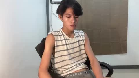 Snapshot of slim_sensation chatting on 10.14.25 slim_sensation online show from 10.14.25