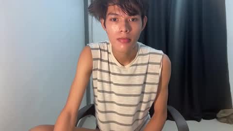 Snapshot of slim_sensation chatting on 10.20.25 slim_sensation online show from 10.20.25