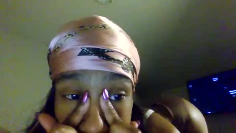 Snapshot of slimmmgooodiexoxo chatting on 12.19.24 slimmmgooodiexoxo online show from 12.19.24