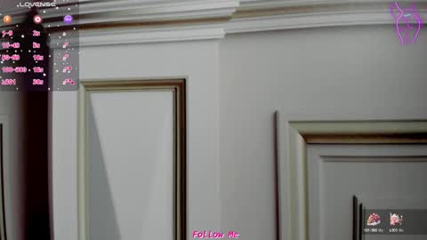 Snapshot of slut_milf4u chatting on 01.14.25 Paola online show from 01.14.25