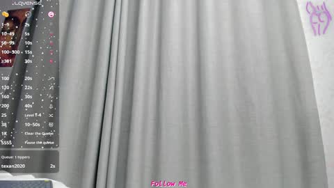 Snapshot of slut_milf4u chatting on 01.19.25 Paola online show from 01.19.25