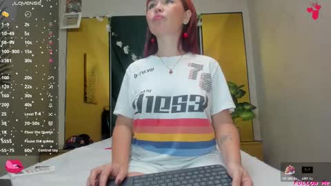 Snapshot of slut_milf4u chatting on 02.26.25 Paola online show from 02.26.25