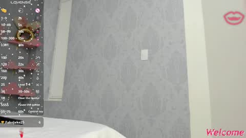 Snapshot of slut_milf4u chatting on 03.04.25 Paola online show from 03.04.25
