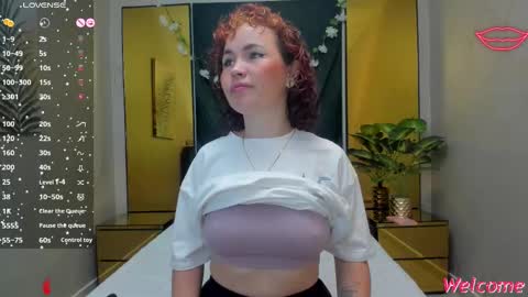 Snapshot of slut_milf4u chatting on 03.10.25 Paola online show from 03.10.25