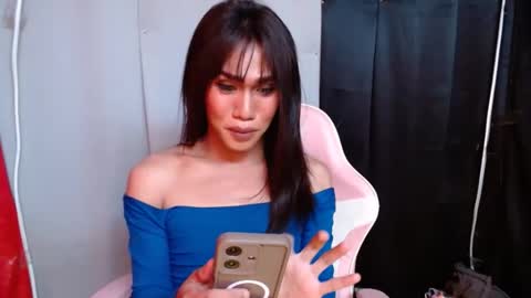 Snapshot of slutqueen_raz chatting on 02.19.25 Raz online show from 02.19.25