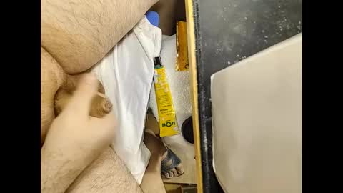 Snapshot of small_1986 chatting on 12.18.24 transmisin gratuita bajo demanda free broadcast on demand online show from 12.18.24