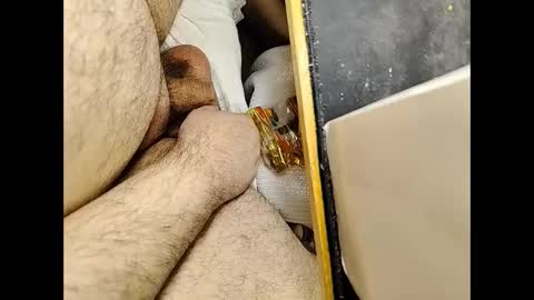 Snapshot of small_1986 chatting on 12.28.24 transmisin gratuita bajo demanda free broadcast on demand online show from 12.28.24