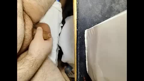 Snapshot of small_1986 chatting on 01.06.25 transmisin gratuita bajo demanda free broadcast on demand online show from 01.06.25