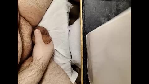 Snapshot of small_1986 chatting on 02.10.25 transmisin gratuita bajo demanda free broadcast on demand online show from 02.10.25