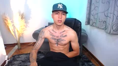 Snapshot of smileexander chatting on 10.20.25 smileexander online show from 10.20.25