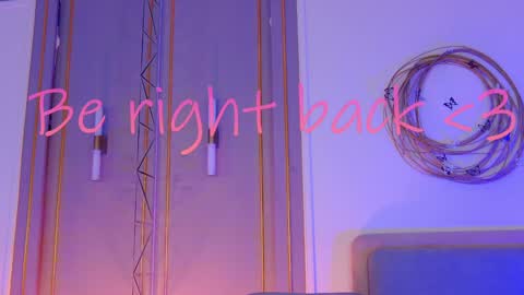 Snapshot of smiley_mia_ chatting on 02.01.25 Mia online show from 02.01.25