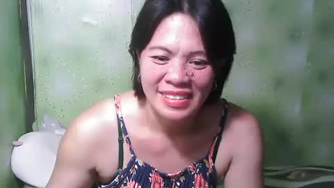 Snapshot of smilinglady27 chatting on 03.11.25 smilinglady27 online show from 03.11.25