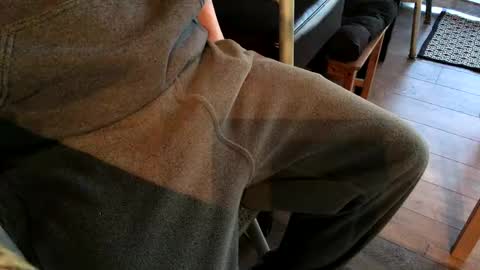 Snapshot of smokefest187 chatting on 01.25.25 Peter Johnson online show from 01.25.25