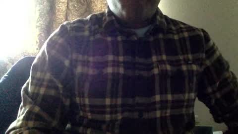 Snapshot of smoothstrik3r chatting on 12.13.24 smoothstrik3r online show from 12.13.24
