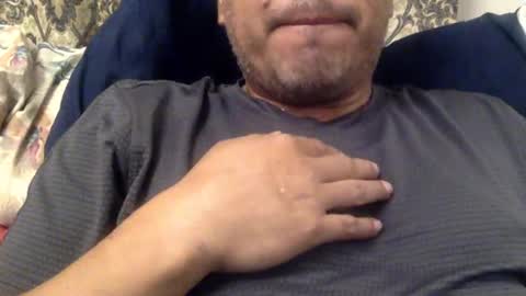 Snapshot of smoothstrik3r chatting on 12.31.24 smoothstrik3r online show from 12.31.24