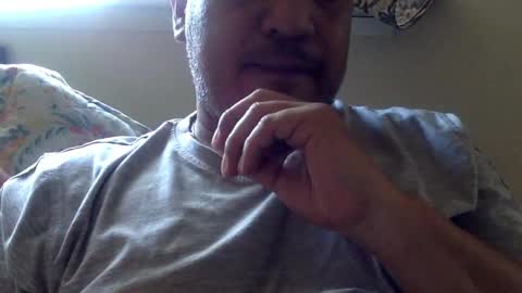 Snapshot of smoothstrik3r chatting on 02.19.25 smoothstrik3r online show from 02.19.25