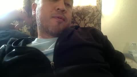 Snapshot of smoothstrik3r chatting on 03.10.25 smoothstrik3r online show from 03.10.25