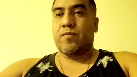 Snapshot of smoothstrik3r chatting on 10.05.25 smoothstrik3r online show from 10.05.25
