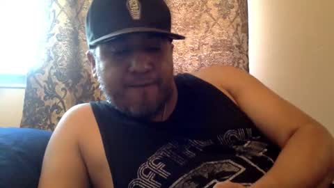 Snapshot of smoothstrik3r chatting on 10.10.25 smoothstrik3r online show from 10.10.25