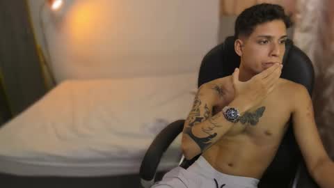 Snapshot of snak_master1 chatting on 09.15.25 snak_master1 online show from 09.15.25