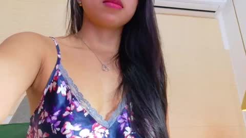Snapshot of sneakyy_fantasy chatting on 02.26.25 Hellen  online show from 02.26.25