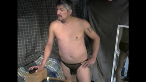 Snapshot of snizniz chatting on 10.29.25 snizniz online show from 10.29.25