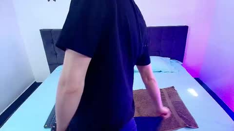 Snowyx  online show from 10.02.25