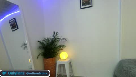Snapshot of soffi_rousel_ chatting on 12.30.24 soffi_rousel_ online show from 12.30.24