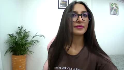 Snapshot of soffi_rousel_ chatting on 02.11.25 soffi_rousel_ online show from 02.11.25