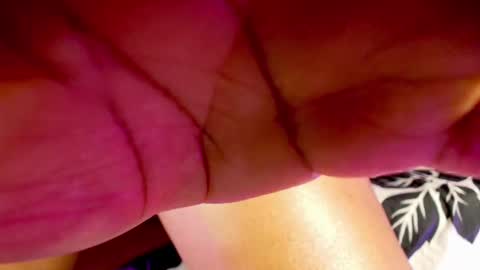 Snapshot of sofi_decker chatting on 02.19.25 Sofia online show from 02.19.25