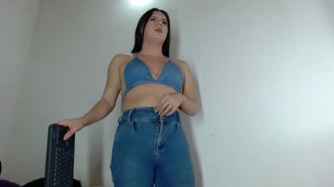 Snapshot of sofia_cummings chatting on 02.27.25 sofia online show from 02.27.25