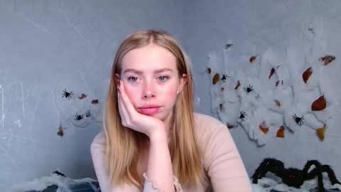 Sofia here online show from 10.15.25