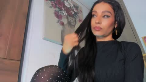 Snapshot of sofia_swett_03 chatting on 12.22.24 laura online show from 12.22.24