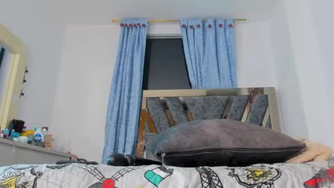 Snapshot of sofia_swett_03 chatting on 02.09.25 laura online show from 02.09.25