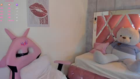 Snapshot of sofii_miller_ chatting on 02.04.25 online show from 02.04.25