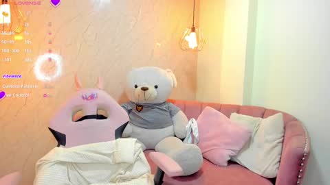 Snapshot of sofii_miller_ chatting on 03.06.25 online show from 03.06.25