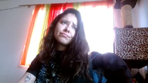 Snapshot of soka_lovers_04_ chatting on 02.10.25 Sofia online show from 02.10.25