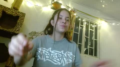 Snapshot of soka_lovers_04_ chatting on 10.28.25 Sofia online show from 10.28.25