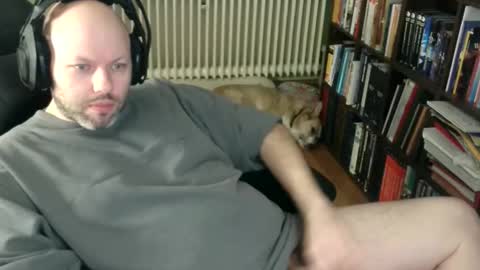 Snapshot of songoku81 chatting on 11.03.25 Tom online show from 11.03.25