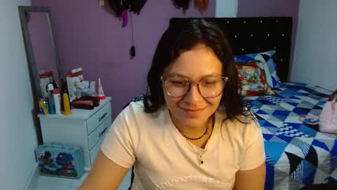 Snapshot of soniafuckboobs chatting on 12.13.24 soniafuckboobs online show from 12.13.24