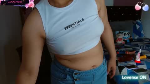 Snapshot of soniafuckboobs chatting on 03.03.25 soniafuckboobs online show from 03.03.25