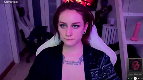 Snapshot of sonicsupergirl chatting on 10.18.25 Rie online show from 10.18.25