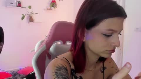 Snapshot of sophie_dolly_ chatting on 12.23.24 sophie doll online show from 12.23.24