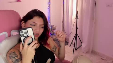 Snapshot of sophie_dolly_ chatting on 01.21.25 sophie doll online show from 01.21.25