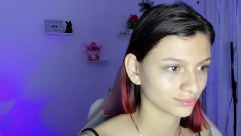 Snapshot of sophie_dolly_ chatting on 01.24.25 sophie doll online show from 01.24.25