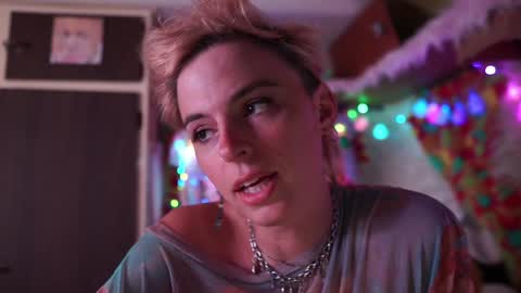 Snapshot of sophie_lovely chatting on 12.24.24 derpy derpington online show from 12.24.24