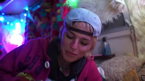 Snapshot of sophie_lovely chatting on 01.28.25 derpy derpington online show from 01.28.25