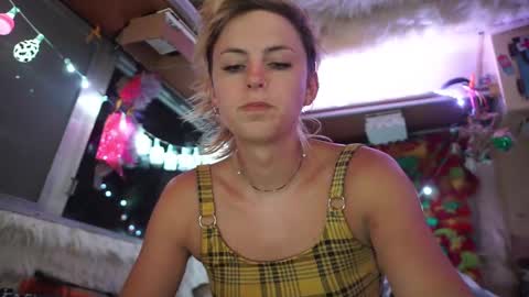 Snapshot of sophie_lovely chatting on 02.21.25 derpy derpington online show from 02.21.25