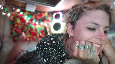 Snapshot of sophie_lovely chatting on 02.26.25 derpy derpington online show from 02.26.25